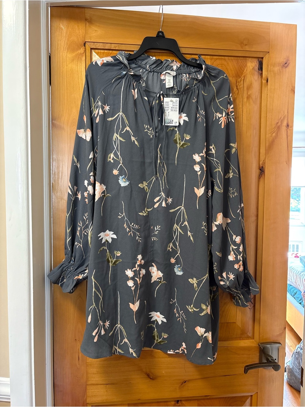 H&M Dark Charcoal Floral Long-Sleeve Ruffle-Neck Tunic